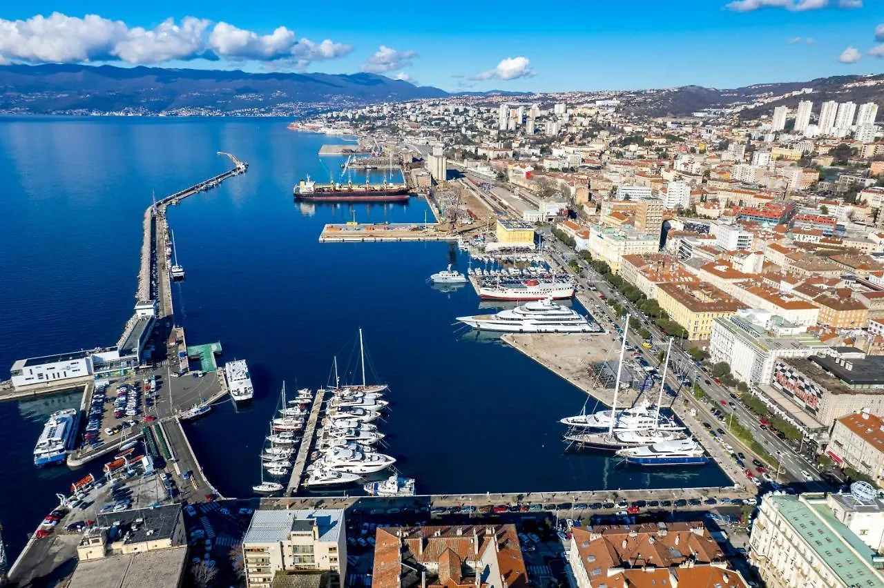 Area2 Center Luxury Apartment Rijeka